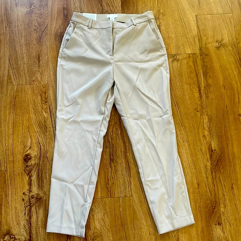 New! H&M Khaki Ankle-Length Slacks